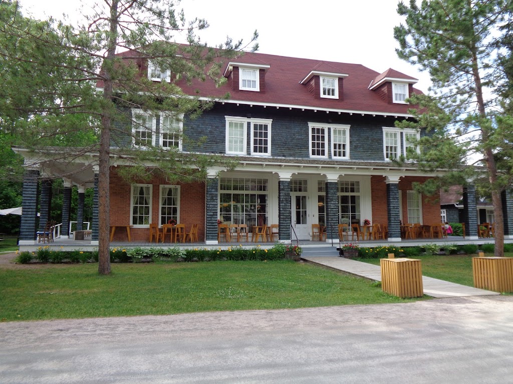 Magasin-Général | 95 Rue Saint-George, Chambord, QC G0W 1G0, Canada | Phone: (418) 275-3132