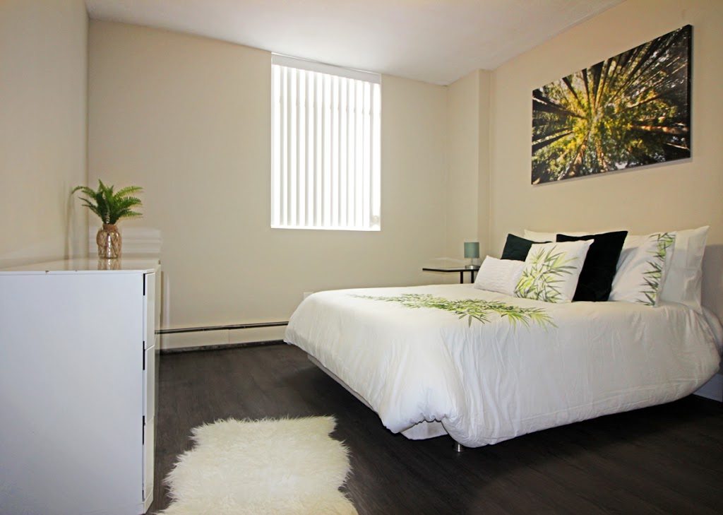 Halstead Gardens - CLV Group | 25 Tindale Ct, Hamilton, ON L8K 6C8, Canada | Phone: (289) 426-2246