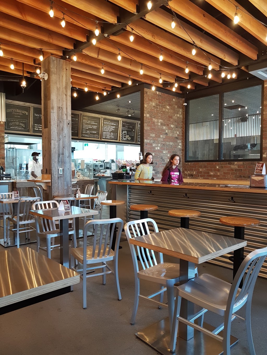 Kettlemans Bagel Co. | 1365 Woodroffe Ave, Nepean, ON K2G 1V7, Canada | Phone: (613) 422-6624
