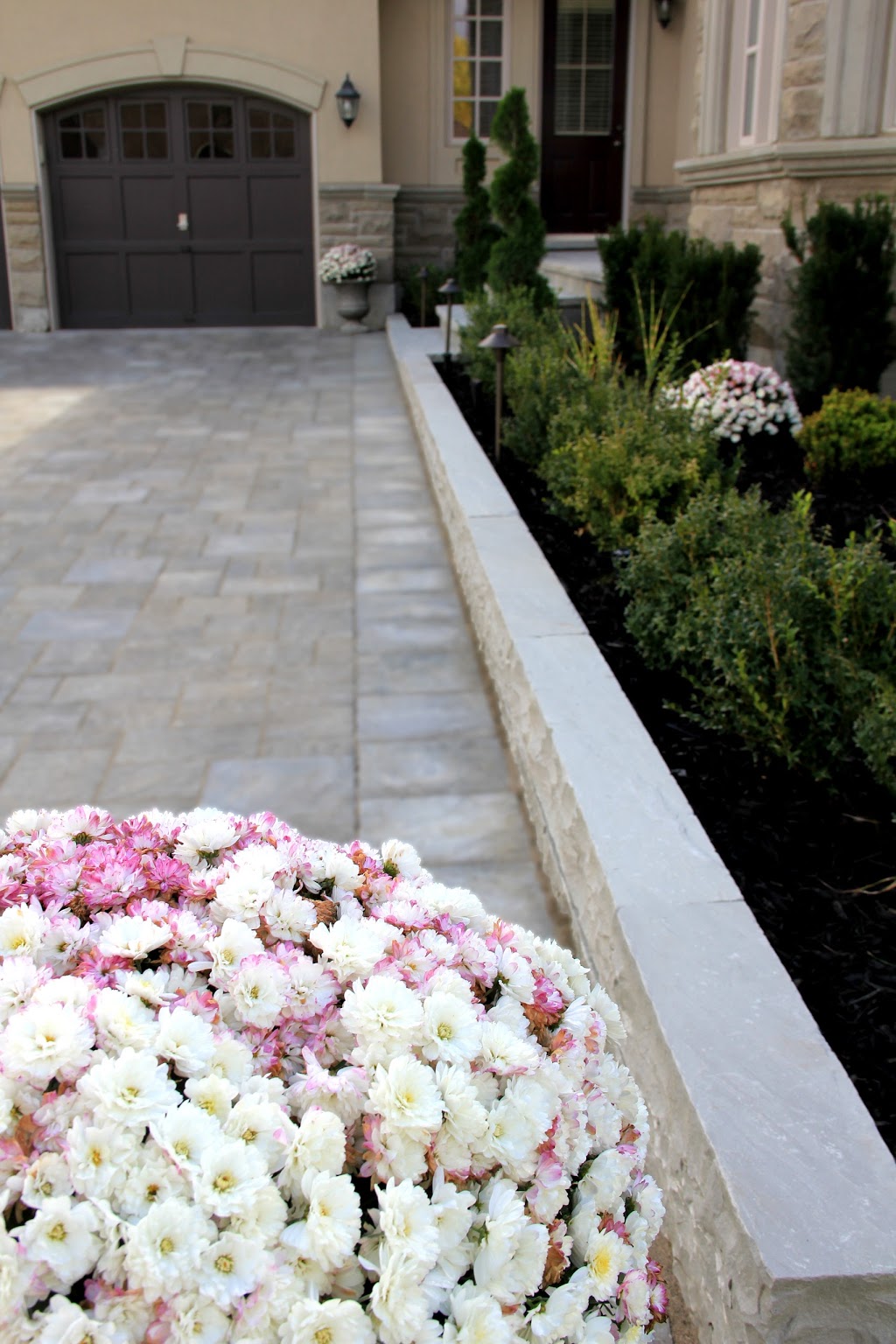 Banas Stones® | 8144 King Street, Bolton, ON L7E 0T8, Canada | Phone: (905) 857-9684