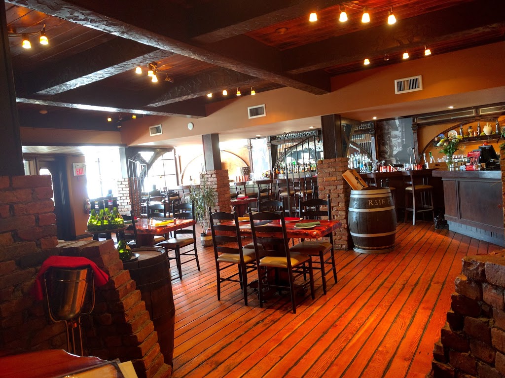 Koutouki Greek Cuisine | 5745 Ferry St, Niagara Falls, ON L2G 1S8, Canada | Phone: (905) 354-6776