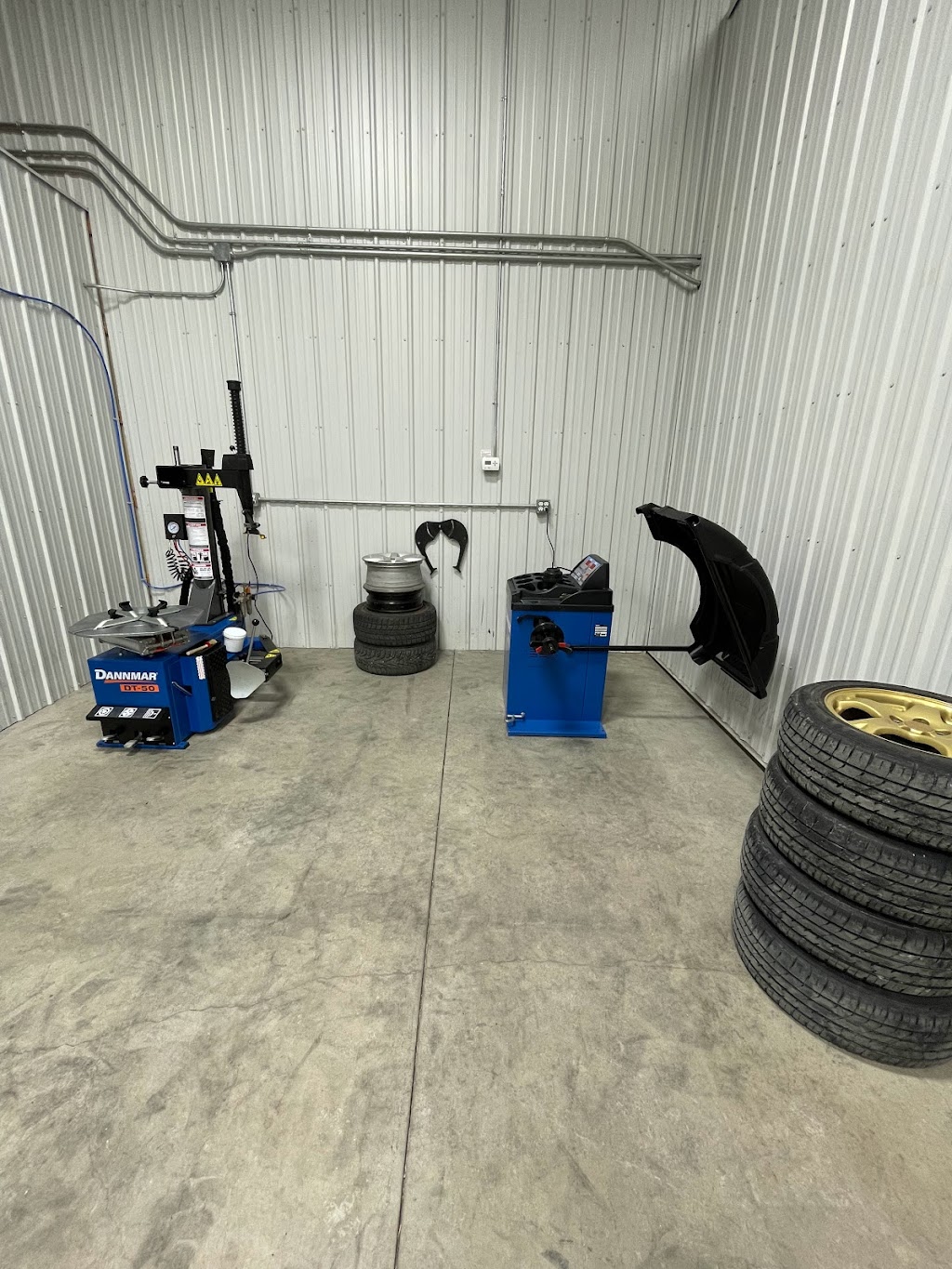 Clipping Point Auto Club Ltd. | 877 Redonda St #3, Sunnyside, MB R5R 0J4, Canada | Phone: (204) 222-2459