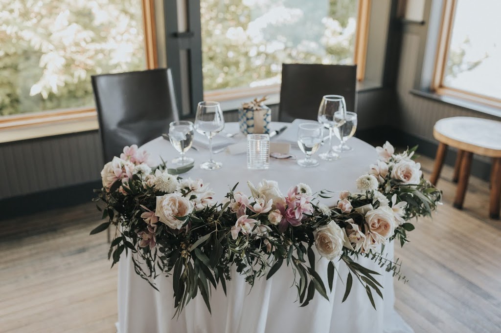 Bespoke Blossoms | 2616 Bridge St, Victoria, BC V8T 4S9, Canada | Phone: (250) 382-0243