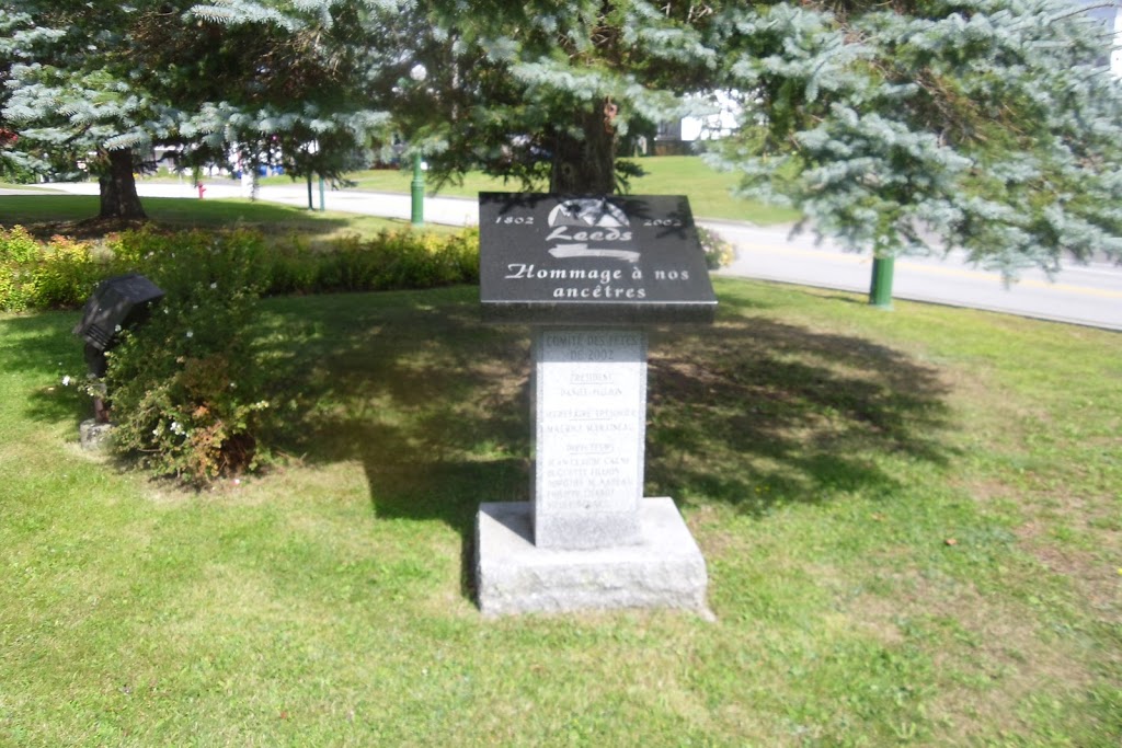 Presbytère à Saint-Jacques-de-Leeds | 355 Rue Principale, Saint-Jacques-de-Leeds, QC G0N 1J0, Canada | Phone: (418) 424-3717