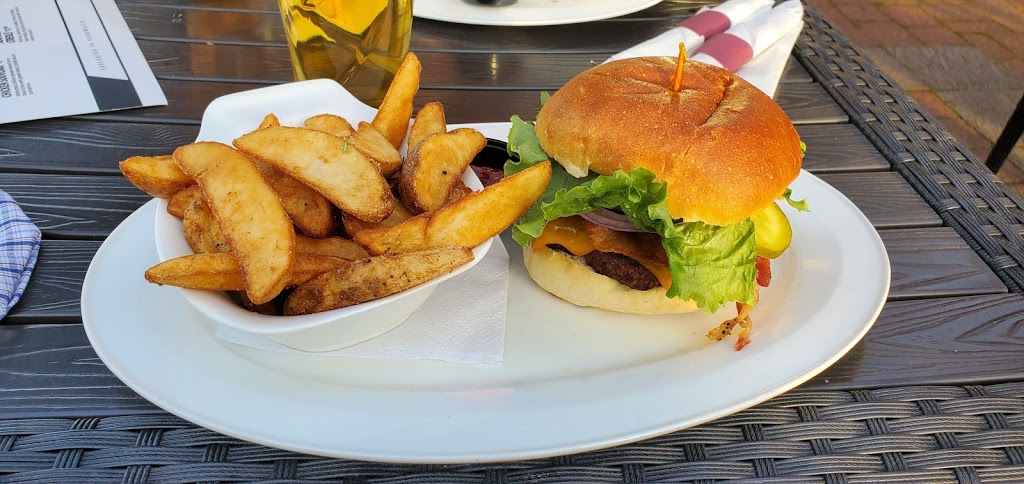 Fox And Fiddle | 865 York Mills Rd, Toronto, ON M3B 1Y6, Canada | Phone: (416) 792-8299