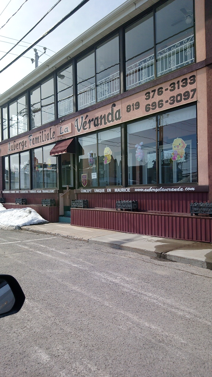Auberge La Veranda | 313 Rue Loranger, Trois-Rivières, QC G8T 3V8, Canada | Phone: (819) 376-3133
