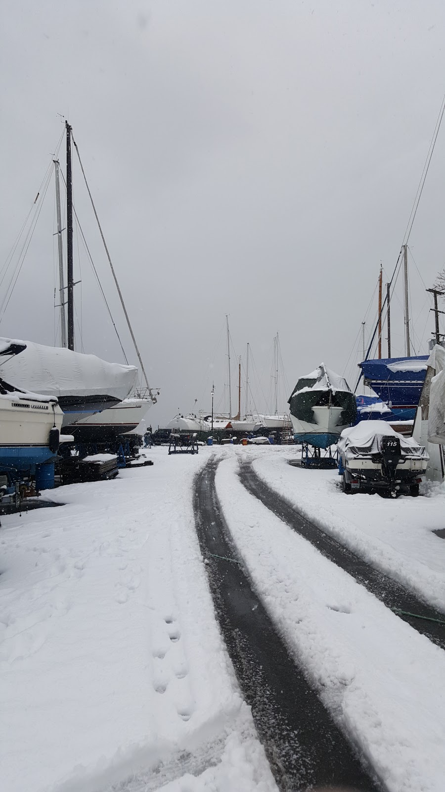 Race Rock Yacht Services Ltd. | 5908 Marine Dr, West Vancouver, BC V7W 2S2, Canada | Phone: (604) 921-7007