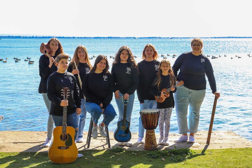 Groupe musical Elles & moi | 49 Rue du Lac, Les Coteaux, QC J7X 1A1, Canada | Phone: (514) 850-1779