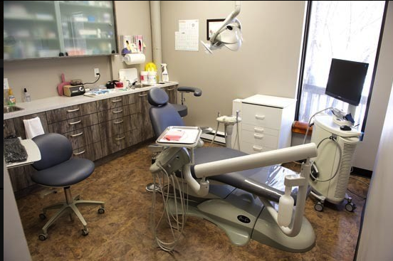Dr François Juneau - Dentiste Rosemère | 284 Chemin de la Grande-Côte, Rosemère, QC J7A 1J6, Canada | Phone: (450) 437-1830