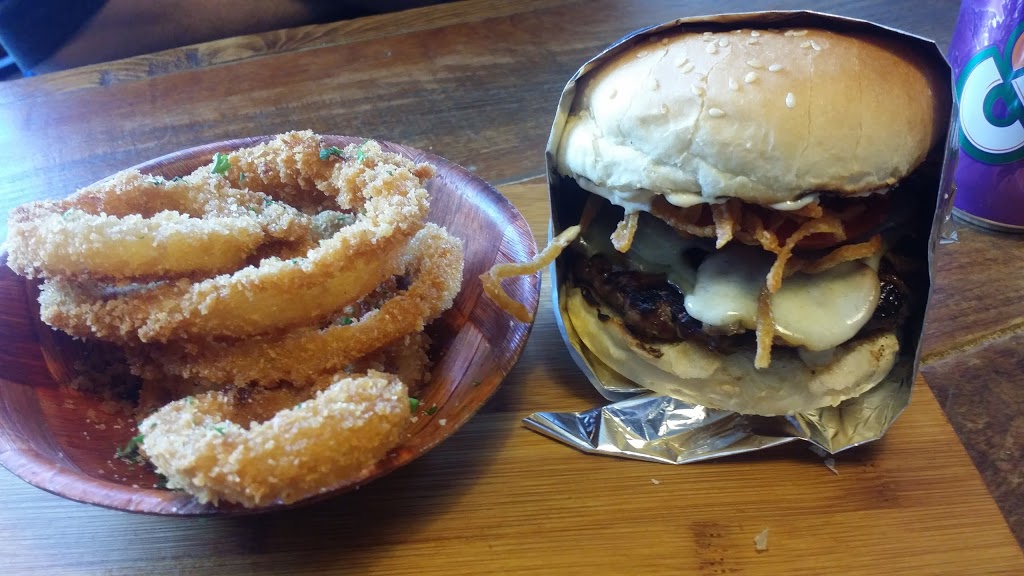 Baldwin Street Burger | 53a Baldwin St N, Whitby, ON L1M 1A2, Canada | Phone: (905) 425-3222