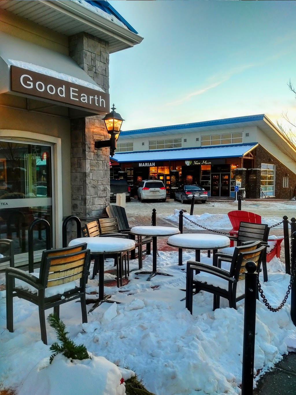 Aspen Landing Shopping Centre | 17 17th St, Calgary, AB T3H 0N5, Canada | Phone: (403) 716-3162