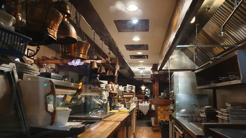 Palace Restaurant | 722 Pape Ave, Toronto, ON M4K 3S7, Canada | Phone: (416) 462-1166