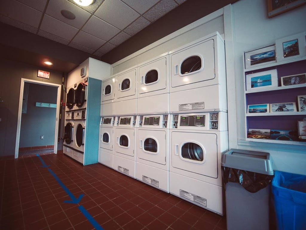 The Water Market | 237 Victoria Road, Lunenburg, NS B0J 2C0, Canada | Phone: (902) 634-4755