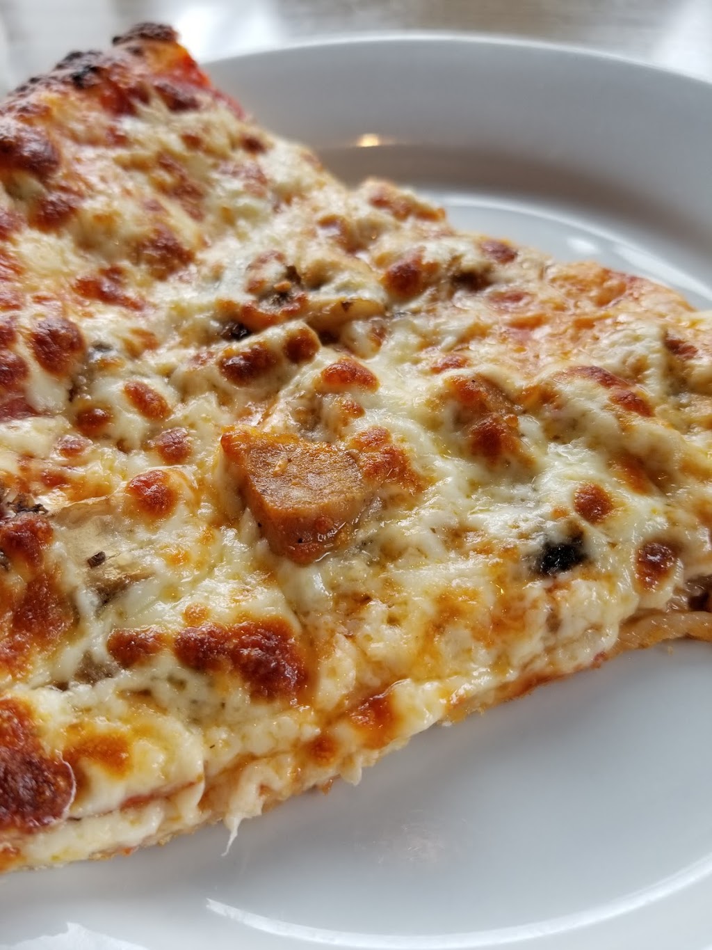 Lakefield Restaurant | 107 Queen St, Lakefield, ON K0L 2H0, Canada | Phone: (705) 652-1119