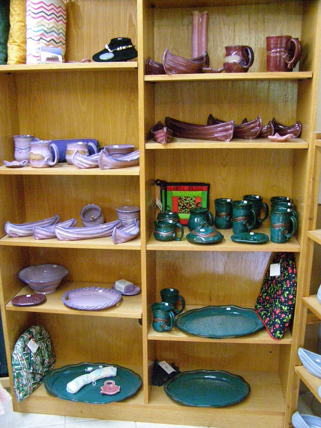 Knut Pottery | 2550 Powder Point Rd, Nanoose Bay, BC V9P 9E8, Canada | Phone: (250) 468-7633