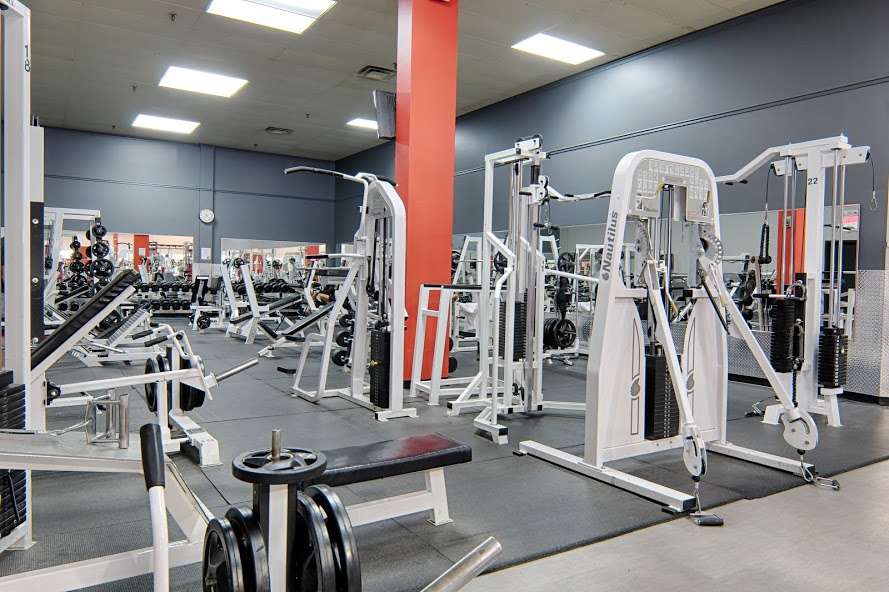 CRUNCH LACHINE | 2972 Rue Remembrance, Lachine, QC H8S 1X8, Canada | Phone: (514) 634-6498
