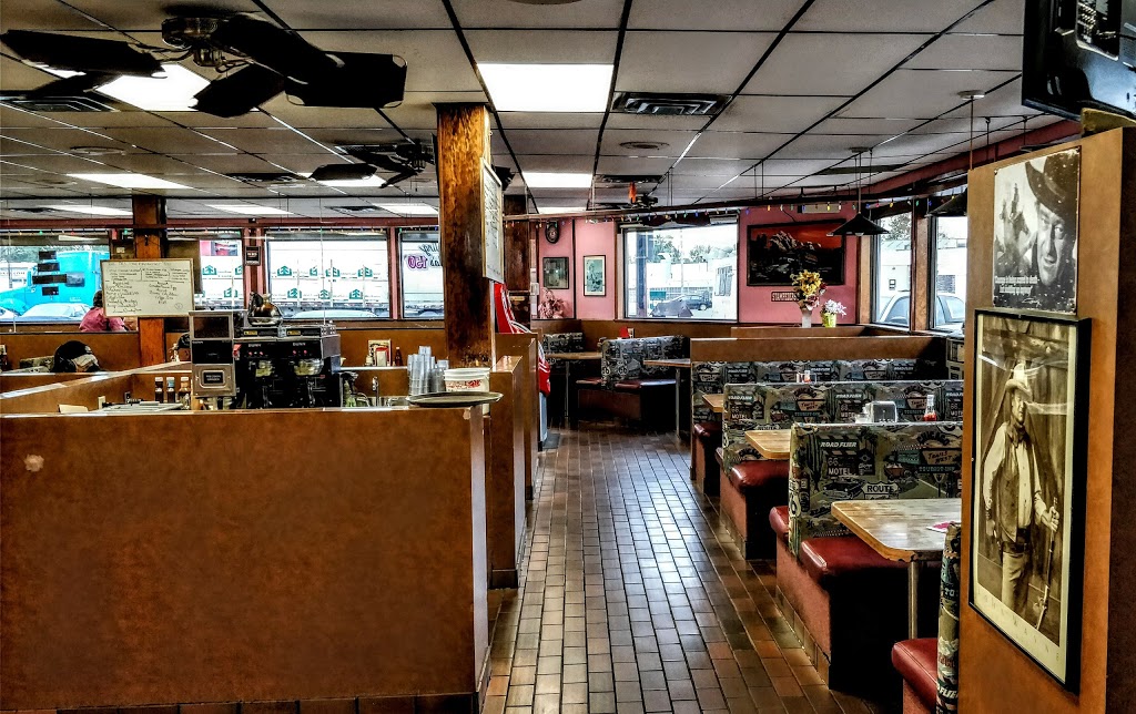 Blackfoot Truckstop Diner | 1840 9 Ave SE, Calgary, AB T2G 0T8, Canada | Phone: (403) 265-5964