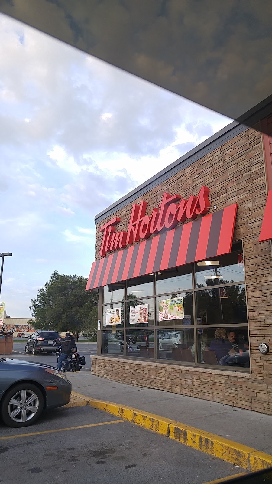 Tim Hortons | 98 Dufferin St, Perth, ON K7H 3B5, Canada | Phone: (613) 267-3353