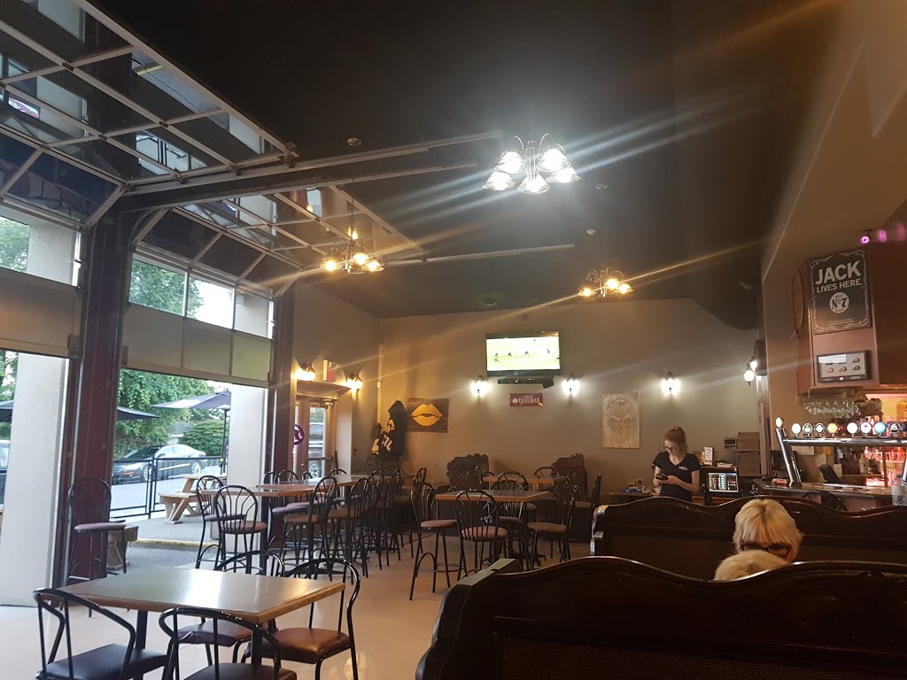 South Side Louies | 201 Main St, Port Dover, ON N0A 1N0, Canada | Phone: (519) 583-0920