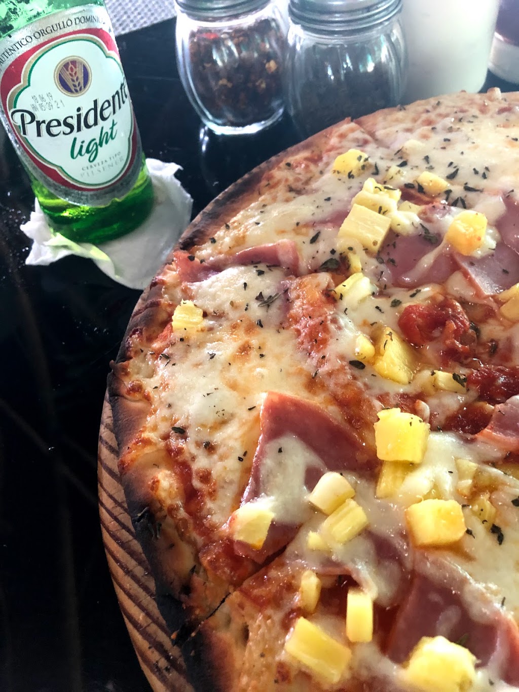 Papageorgiopizza | 317 Rue Papineau, Montebello, QC J0V 1L0, Canada | Phone: (819) 427-9999