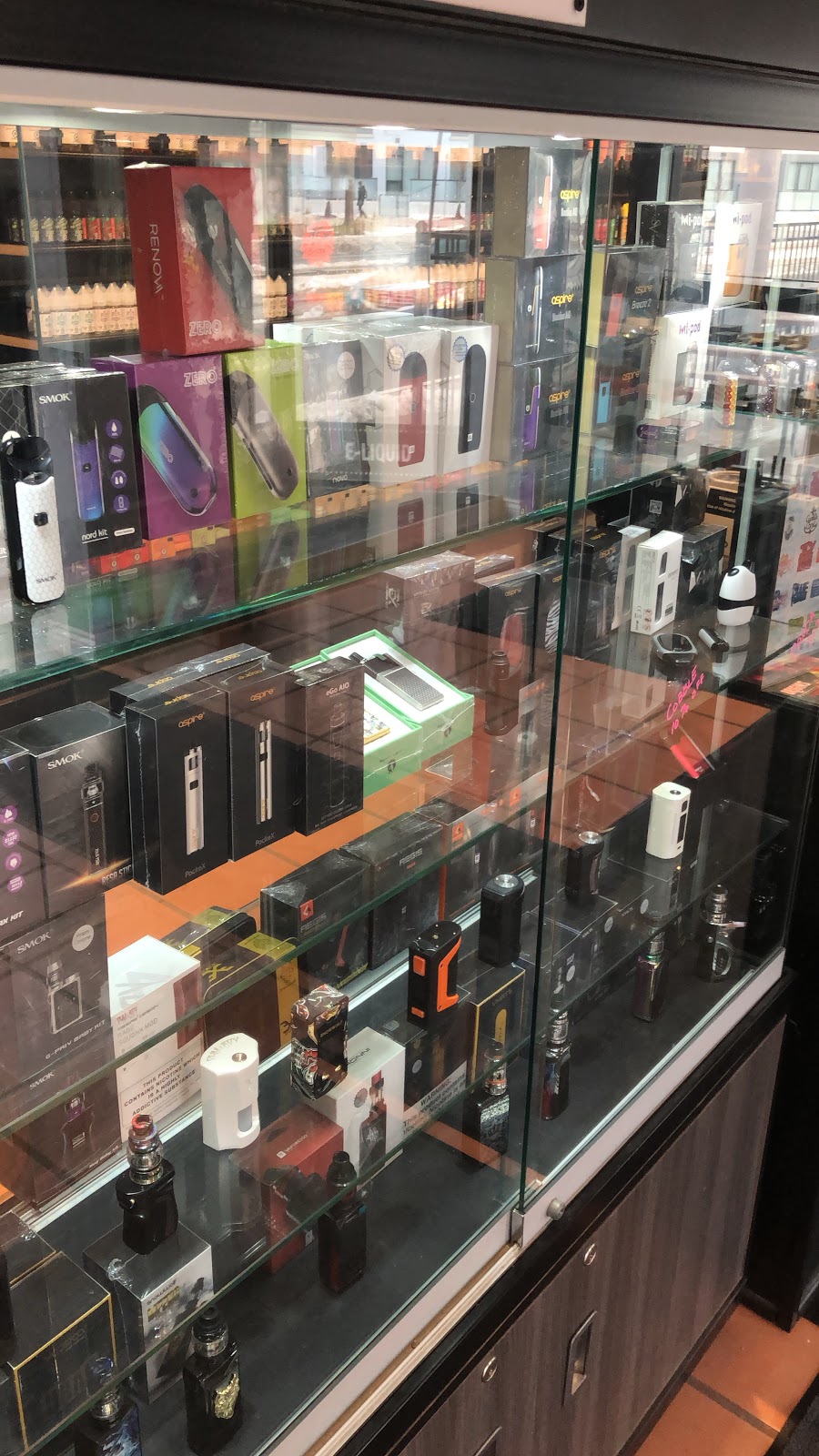 Union Vape Co | 659 King St W, Kitchener, ON N2G 1C9, Canada | Phone: (519) 208-0400