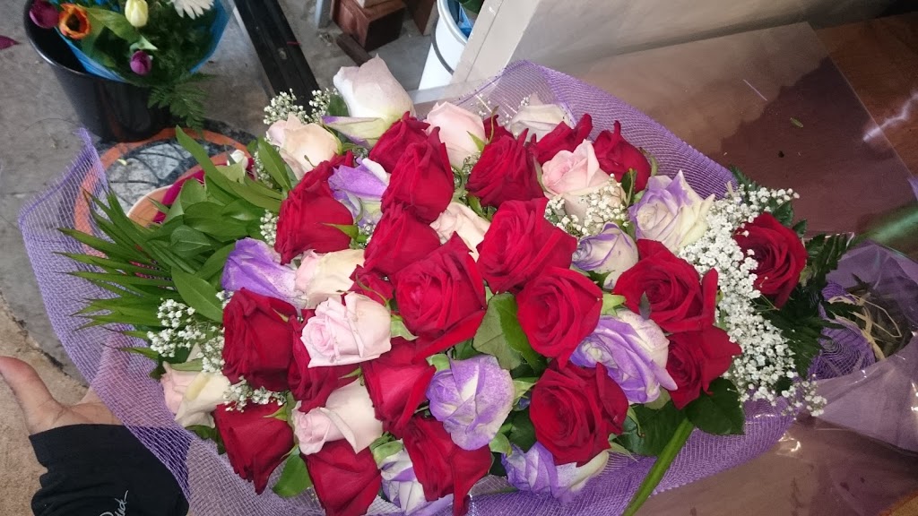 Sallys Florist | 12010 232 St, Maple Ridge, BC V2X 6T3, Canada | Phone: (604) 466-3103