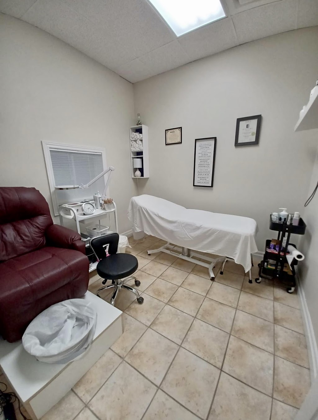 Essence Hair and Esthetics | 371 Goderich St, Port Elgin, ON N0H 2C1, Canada | Phone: (519) 389-2889