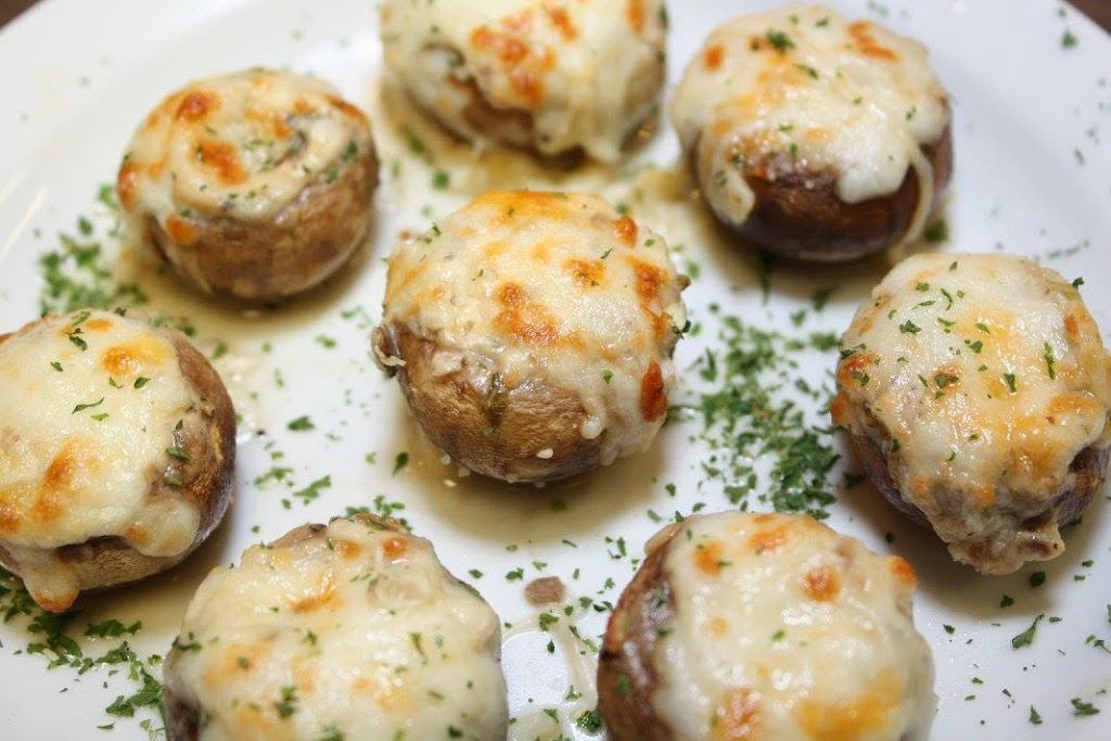 Cousin Vinnys Restaurant & Bar - Chelmsford | 4764 Regional Rd 15, Chelmsford, ON P0M 1L0, Canada | Phone: (705) 855-0003