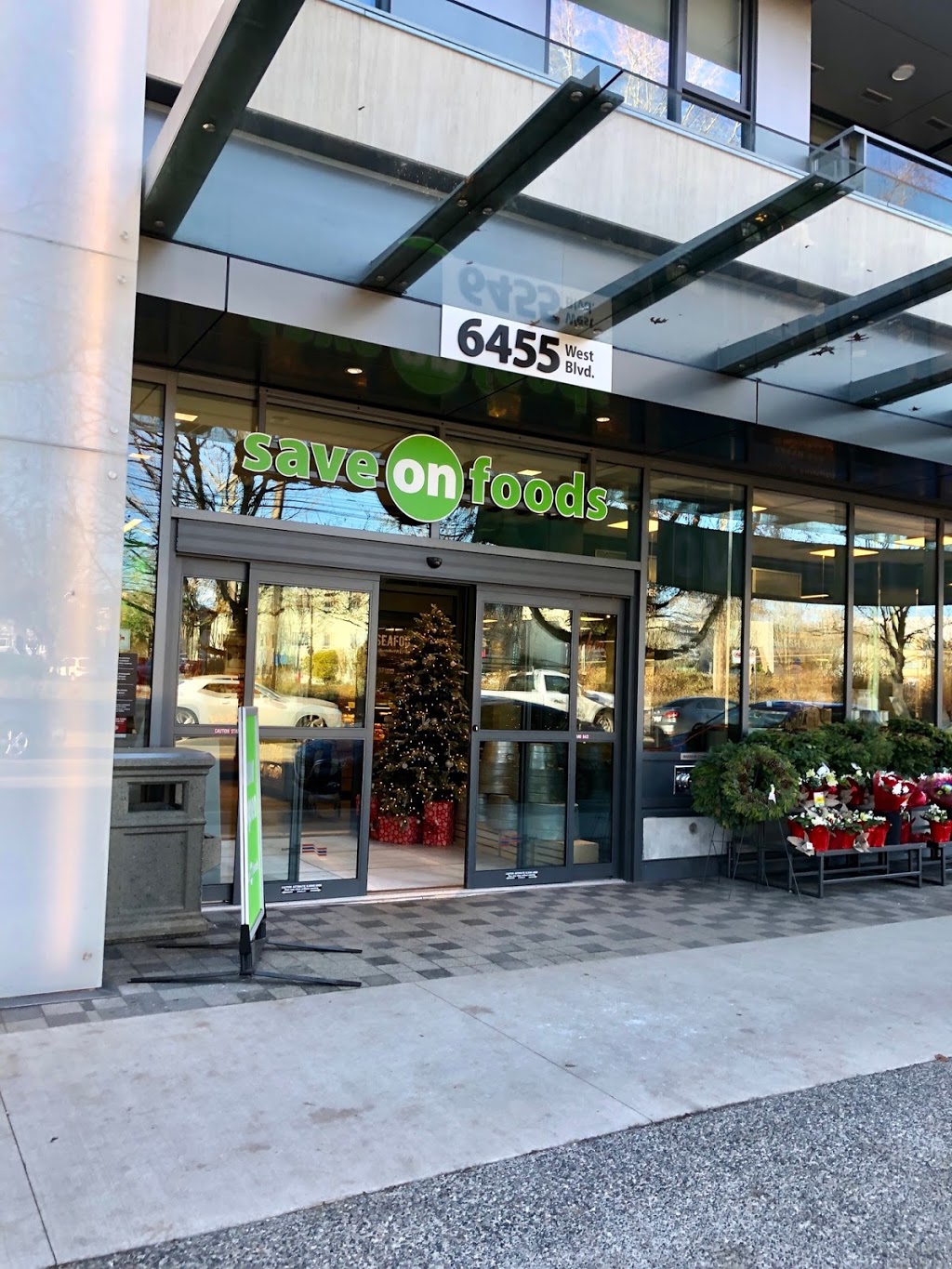 Save-On-Foods | 6455 West Blvd, Vancouver, BC V6M 3W4, Canada | Phone: (604) 264-0214