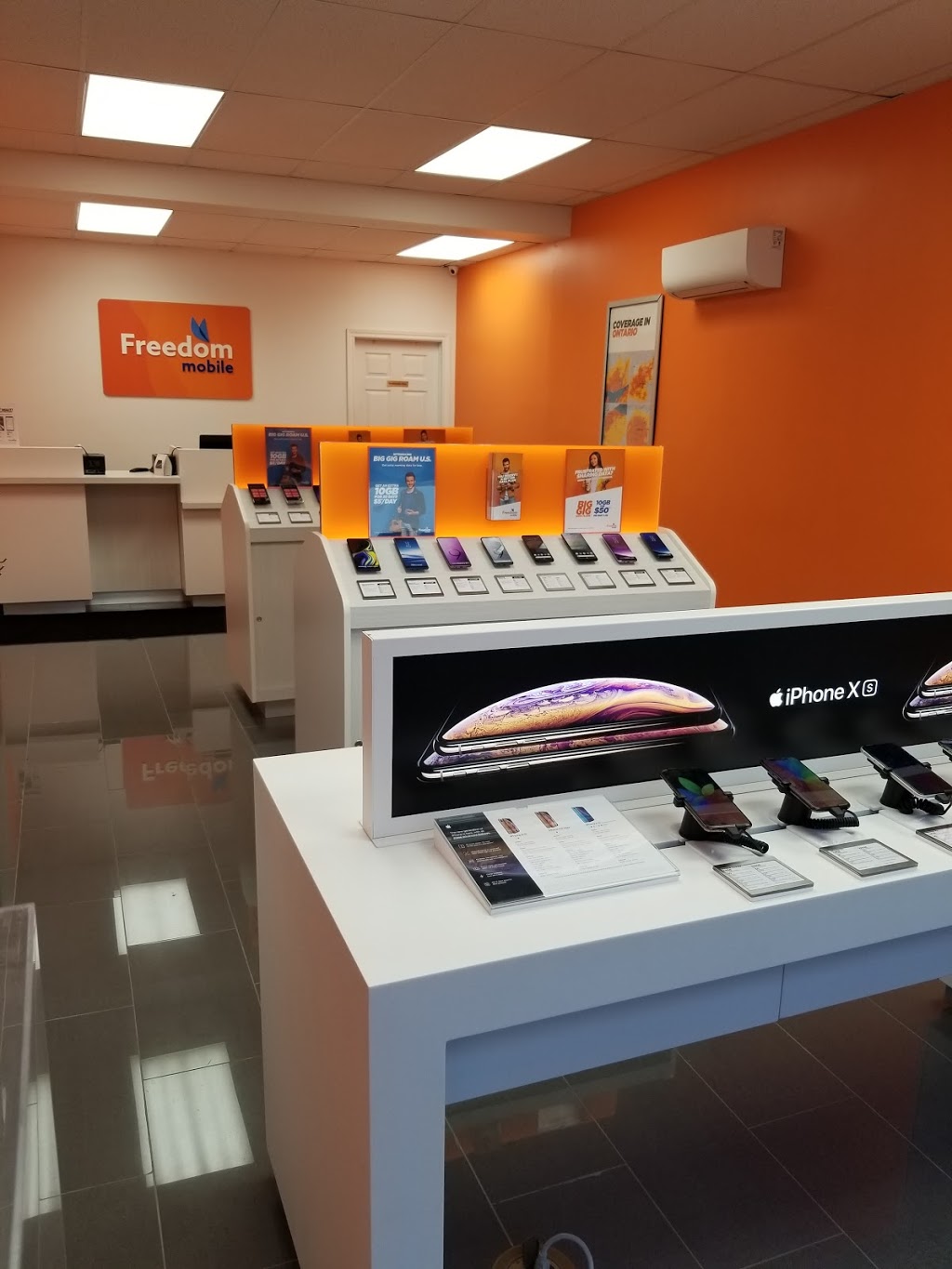 Freedom Mobile | Lakeshore & Islington, 2896 Lake Shore Blvd W, Etobicoke, ON M8V 1J2, Canada | Phone: (647) 917-8110