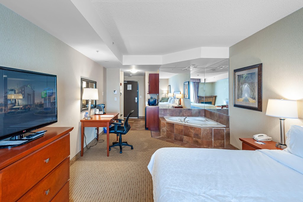 Holiday Inn Express & Suites Clarington - Bowmanville | 37 Spicer Square, Bowmanville, ON L1C 5M2, Canada | Phone: (905) 697-8089