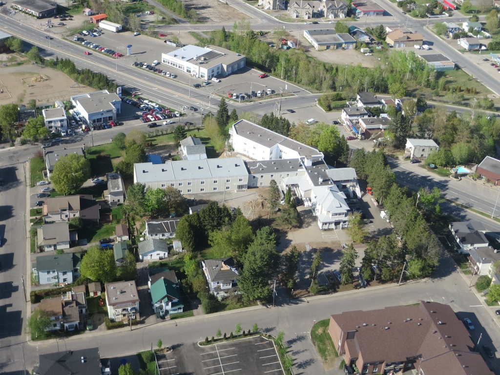 Villa Notre-Dame | 30 Rue Laurier, Sainte-Agathe-des-Monts, QC J8C 1R4, Canada | Phone: (819) 326-3482
