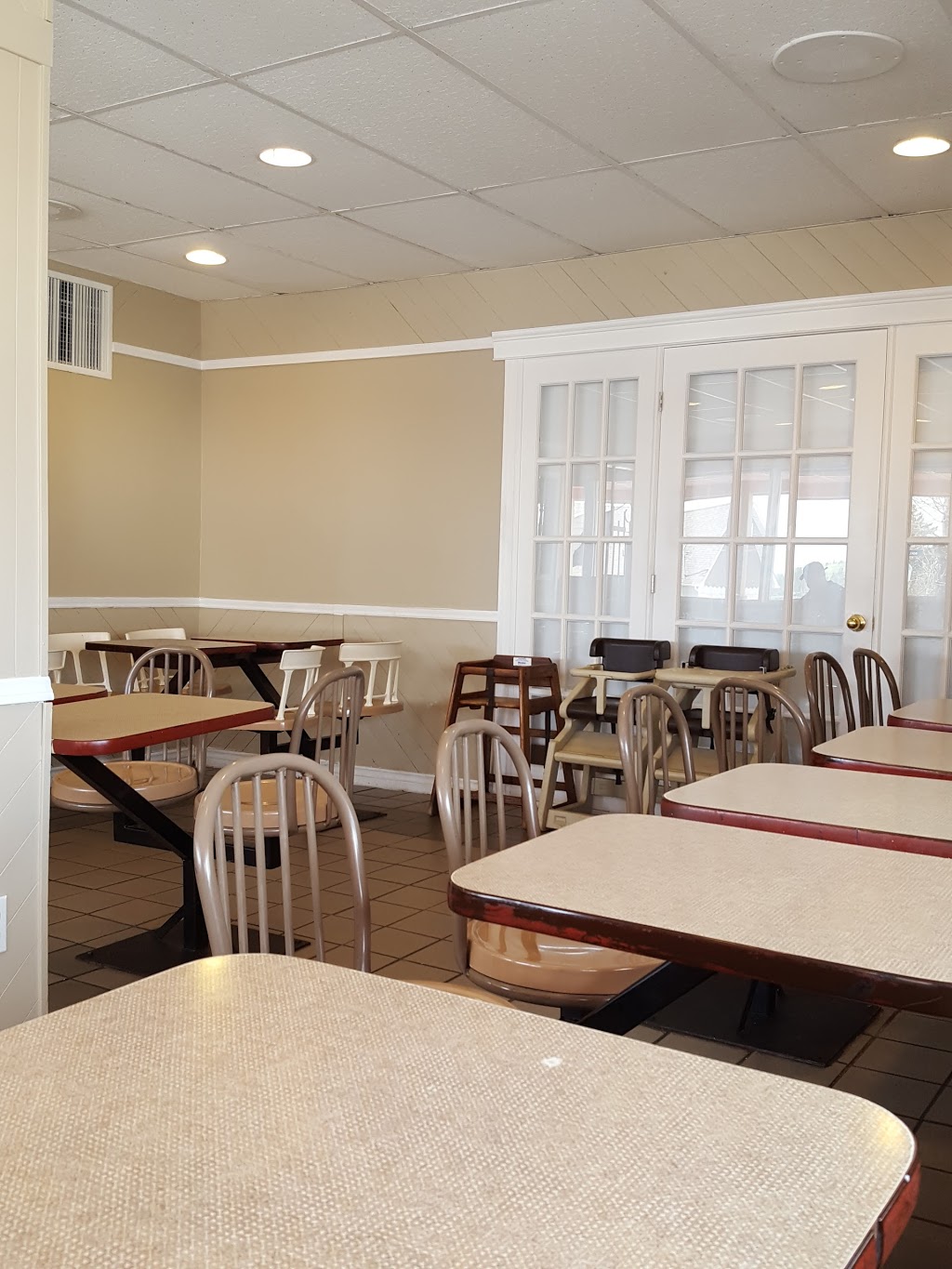 Dixie Lee Restaurant Familiale & Take Out | 53 Irving Blvd, Bouctouche, NB E4S 3J6, Canada | Phone: (506) 743-5622