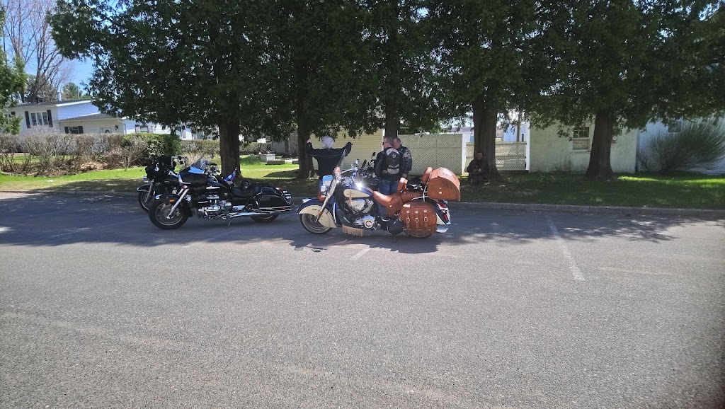 Casse-Croûte St-Marc | 2122 Av. Saint-Marc, Shawinigan, QC G9N 2J3, Canada | Phone: (819) 537-1769