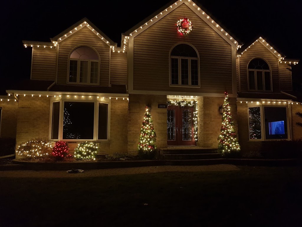 Christmas Lights Ottawa | 2709 Stevenage Dr, Ottawa, ON K1G 3N2, Canada | Phone: (613) 744-7336