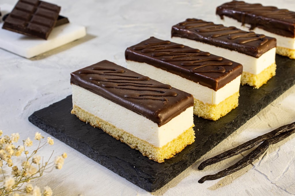Zephyr Pâtisserie | 1582 Rue du Bordelais, Saint-Lazare, QC J7T 2C1, Canada | Phone: (514) 651-9794