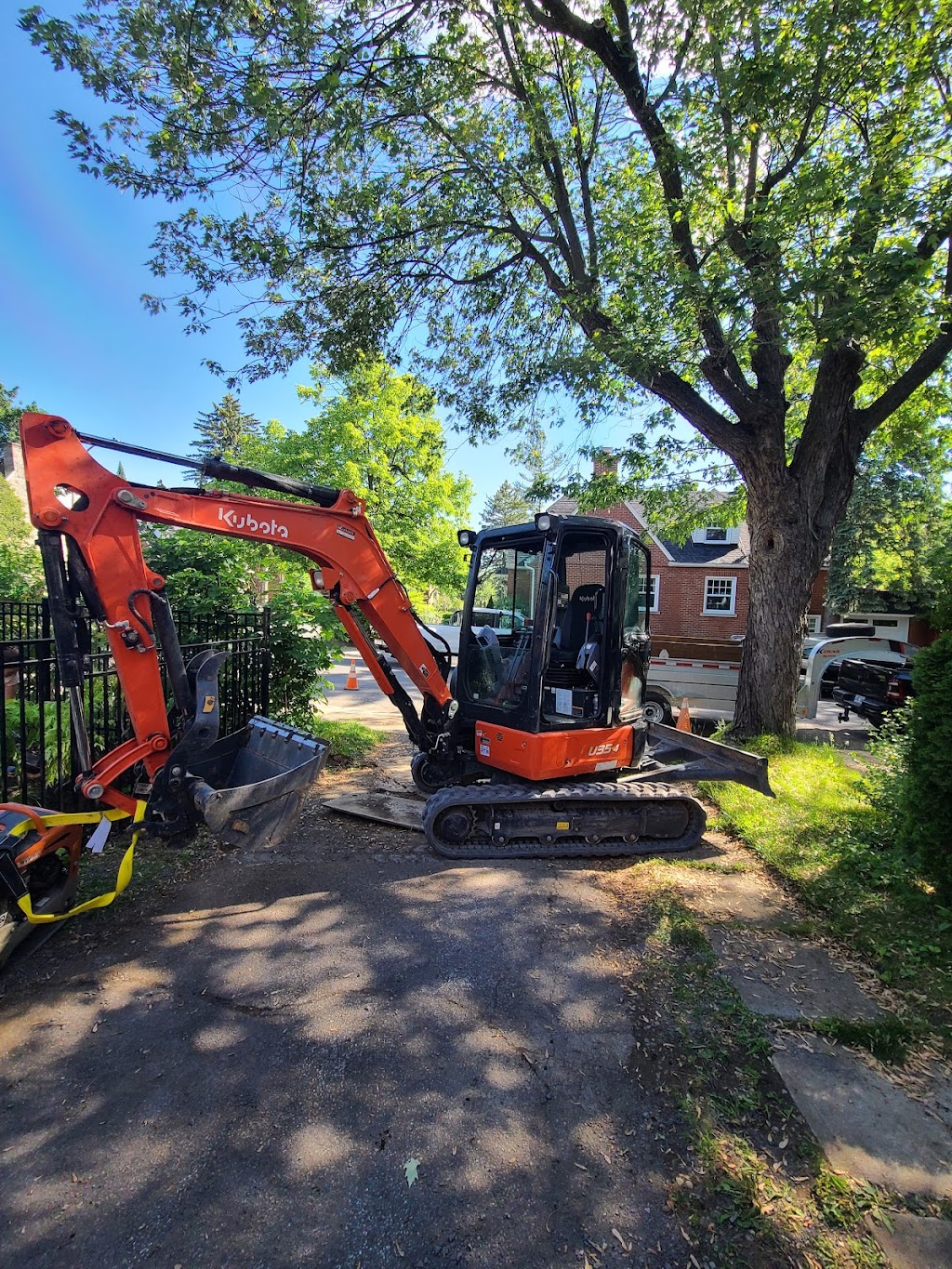 Excavation Collins | 595 Rue Toulouse, Repentigny, QC J5Y 0C4, Canada | Phone: (514) 239-9909