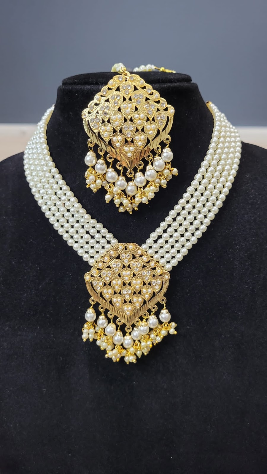 Jeet Jewelry | 500 Can-Amera Pkwy, Cambridge, ON N1T 2H2, Canada | Phone: (226) 505-7157