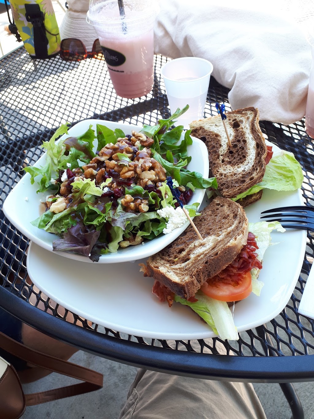 Williams Fresh Cafe | 47 Discovery Dr, Hamilton, ON L8L 8K4, Canada | Phone: (905) 522-5886