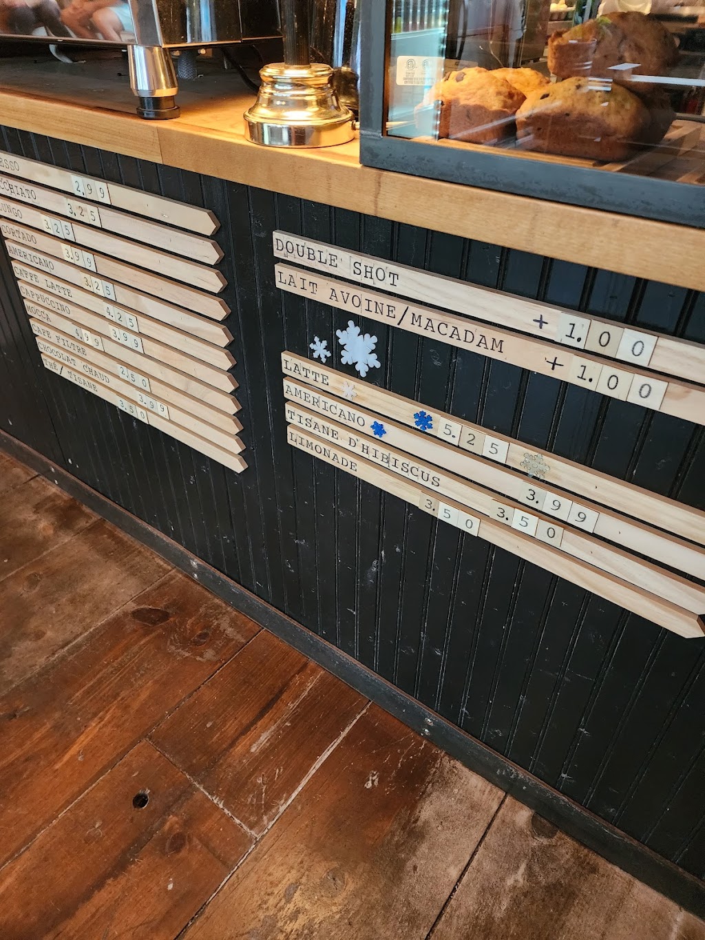 Campanelli | 4634 R. Notre Dame O, Montréal, QC H4C 1S4, Canada | Phone: (514) 933-7770