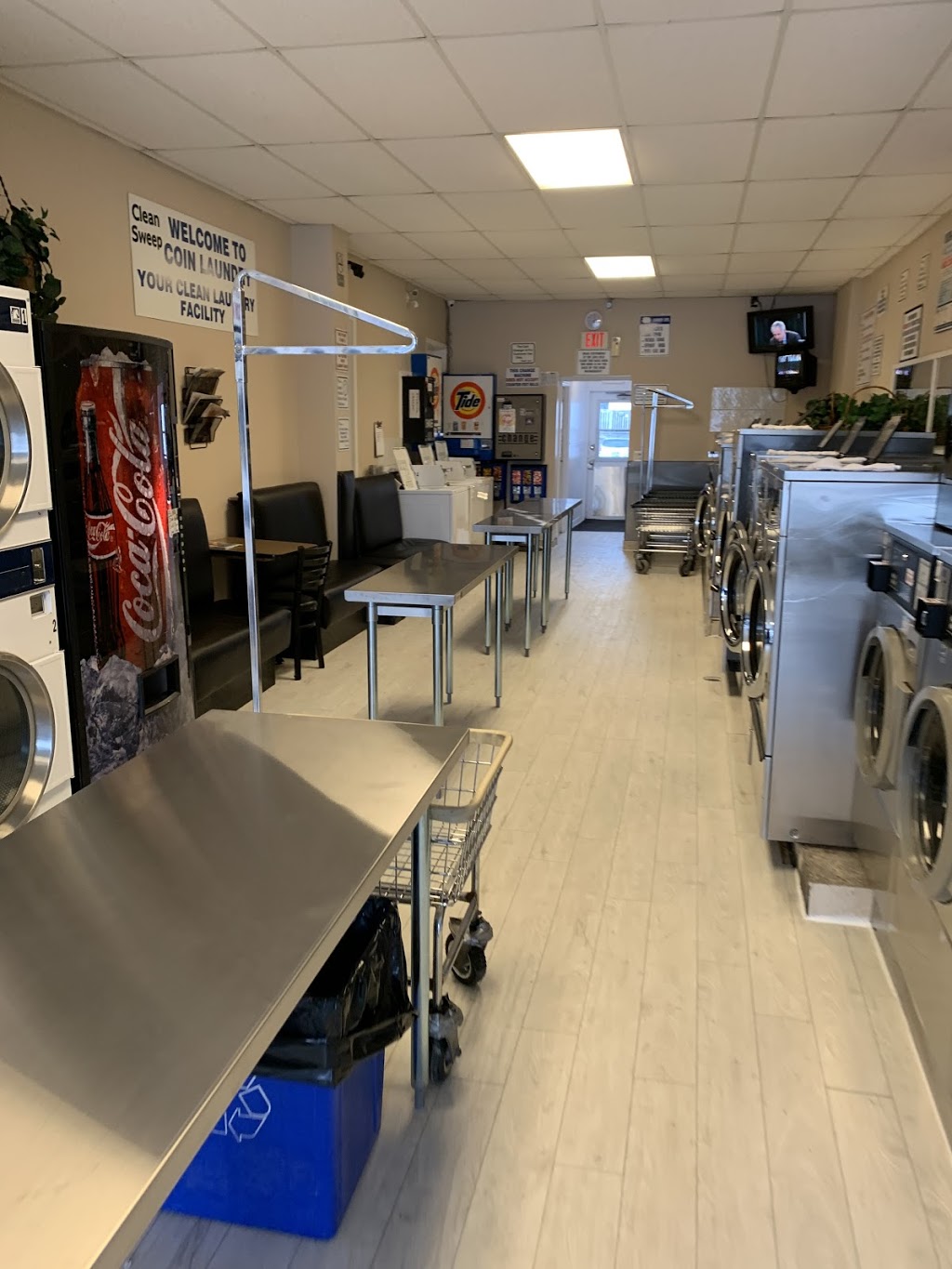 Clean Sweep Coin Laundry | 2752 Danforth Ave, Toronto, ON M4C 1L7, Canada | Phone: (416) 786-9582