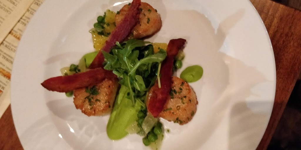 The Twisted Vine Kitchen and Bar | 15-2662 Austin Ave, Coquitlam, BC V3K 6C4, Canada | Phone: (604) 492-1927