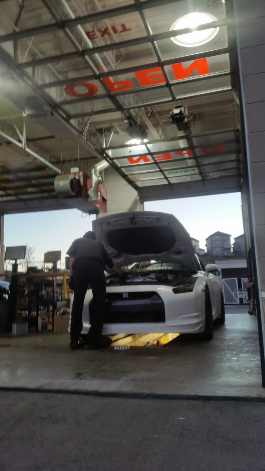 Jiffy Lube | 12600 Symons Valley Rd NW, Calgary, AB T3P 0A3, Canada | Phone: (403) 274-3422
