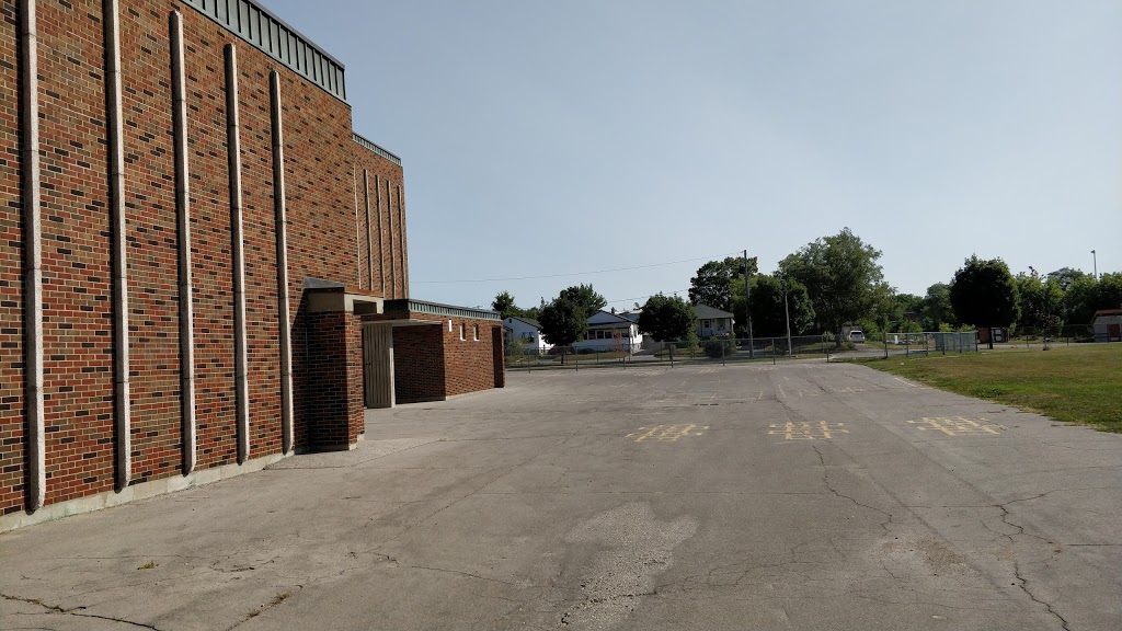 Blessed Sacrament Separate School | 1063 Oxford St E, London, ON N5Y 3L4, Canada | Phone: (519) 675-4411