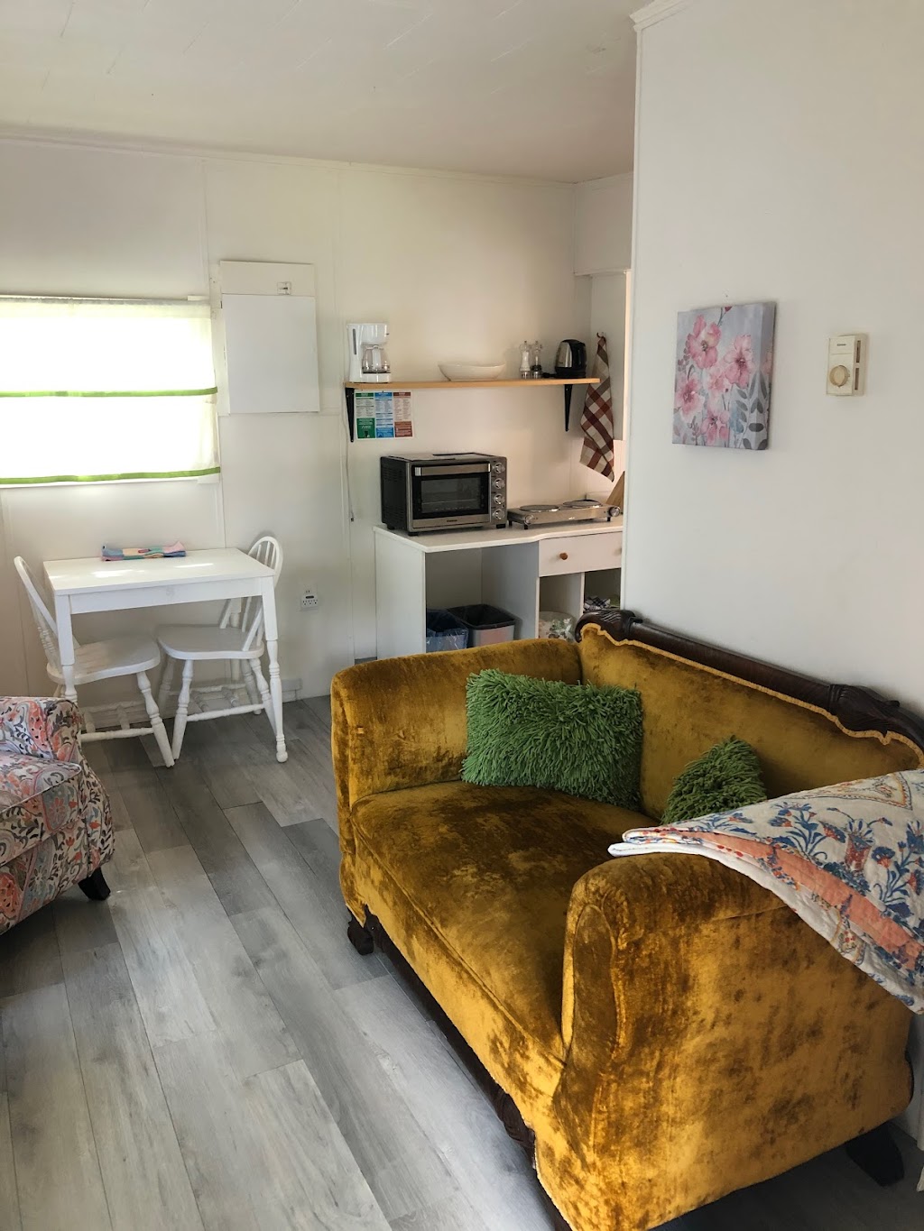 King Street Cottages | 46 King St, Shelburne, NS B0T 1W0, Canada | Phone: (250) 616-3364