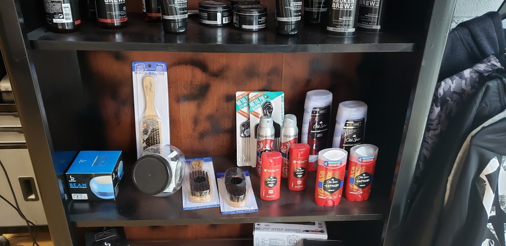 Olde Riverside Barber Shop | 5774 Wyandotte St E, Windsor, ON N8S 1M5, Canada | Phone: (519) 915-6580