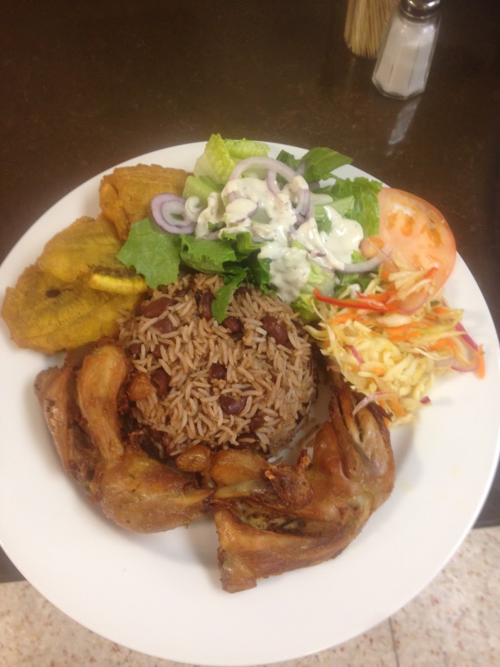 Restaurant Vision Éclair | 337 Montgomery St, Vanier, ON K1L 7X1, Canada | Phone: (613) 440-1006