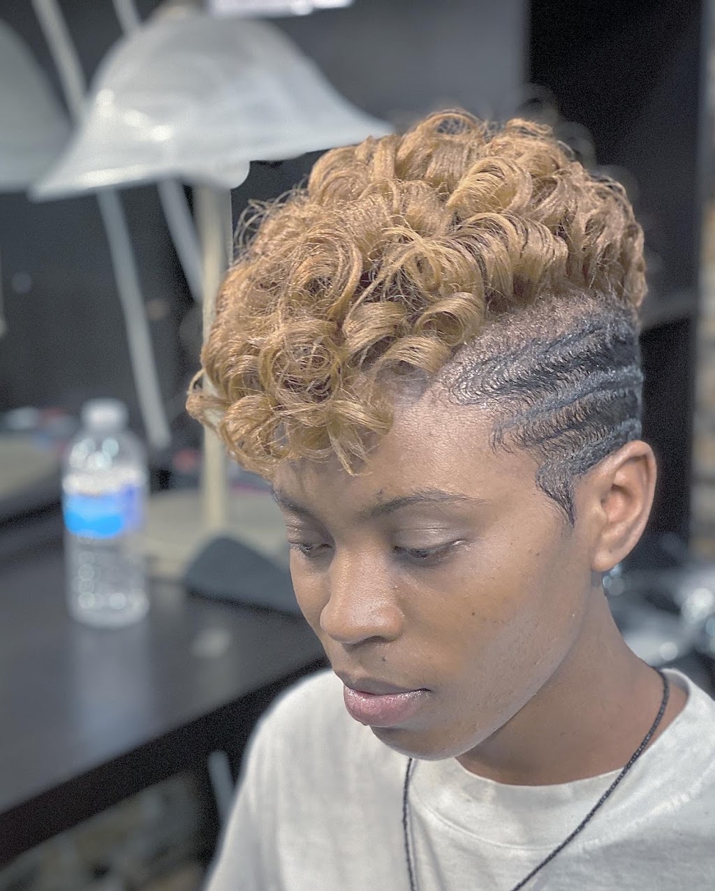 Mapozi hair | 69 Montréal Rd, Ottawa, ON K1L 6E8, Canada | Phone: (613) 746-4004