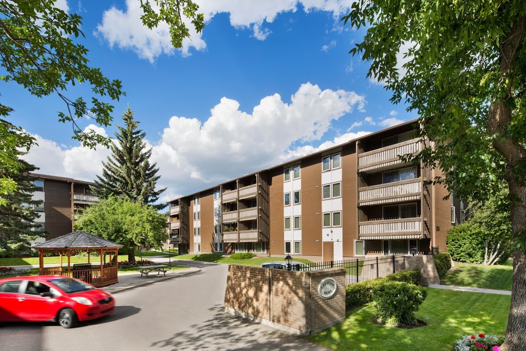 Lakeview Mews | 2528 66 Ave SW, Calgary, AB T3E 5K3, Canada | Phone: (403) 879-1595