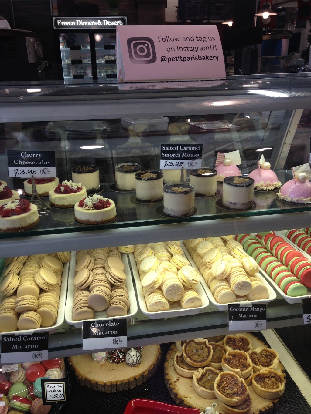 Petit Paris Creperie & Patisserie | 1146 Commissioners Rd E, London, ON N5Z 4W8, Canada | Phone: (519) 433-0647